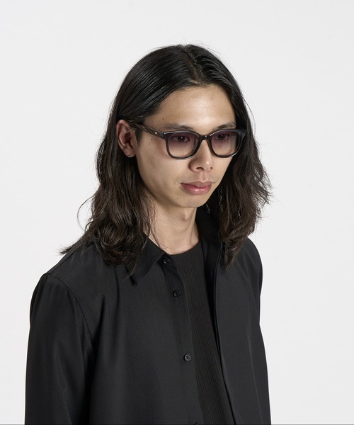 NO ID.(ノーアイディ)の「【NO ID.】Transition Glasses (Photochromic) / トランジション グラス(調光)(メガネ・メンズ・ブラック・ONE SIZE)」の12枚目の写真