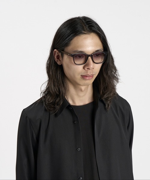 NO ID.(ノーアイディ)の「【NO ID.】Transition Glasses (Photochromic) / トランジション グラス(調光)(メガネ・メンズ・ブラック・ONE SIZE)」の14枚目の写真