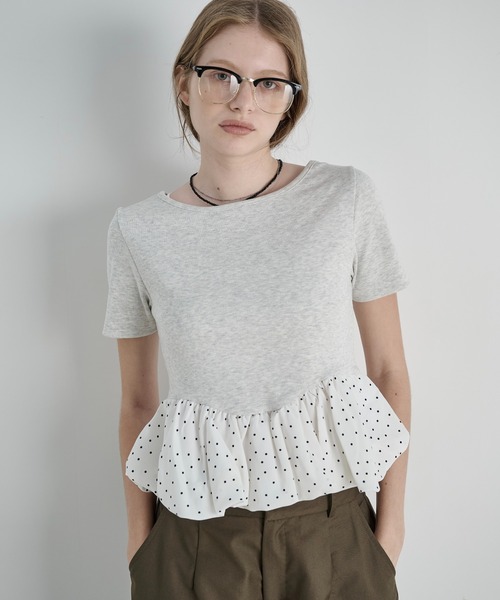 LOSCa(ロスカ)の「ドッキングペプラムTEE(Tシャツ/カットソー・レディース・アイボリー/ライトグレー/ブラック・FREE)」の5枚目の写真