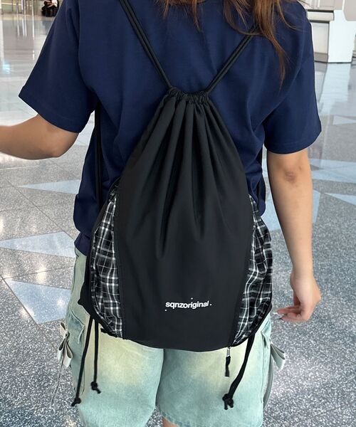 SEQUENZ(シークエンズ)の「※WEB限定 / 2WAY仕様 /チェックジップナップサック /sqnz zip knapsack(バックパック/リュック・レディース・ブラック/ライトグレー/ライトピンク・FREE)」の5枚目の写真