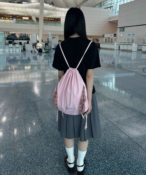 SEQUENZ(シークエンズ)の「※WEB限定 / 2WAY仕様 /チェックジップナップサック /sqnz zip knapsack(バックパック/リュック・レディース・ブラック/ライトグレー/ライトピンク・FREE)」の15枚目の写真
