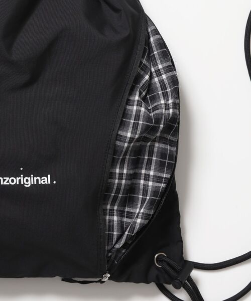 SEQUENZ(シークエンズ)の「※WEB限定 / 2WAY仕様 /チェックジップナップサック /sqnz zip knapsack(バックパック/リュック・レディース・ブラック/ライトグレー/ライトピンク・FREE)」の20枚目の写真