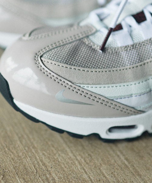 NIKE（ナイキ）の「AIR MAX 95 BIG BUBBLE SE　IW1241-100（スニーカー・メンズ・ホワイト・24.0cm/24.5cm/25.0cm/25.5cm/26.0cm/26.5cm/27.0cm/27.5cm/28.0cm/28.5cm/29.0cm）」の2枚目の写真
