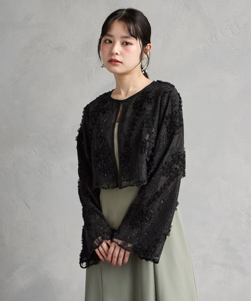 AIMER(エメ)の「2WAYラメレース×シフォンフラワー刺繍ロングスリーブボレロ(カーディガン/ボレロ・レディース・ブラック/ベージュ・MEDIUM)」の6枚目の写真