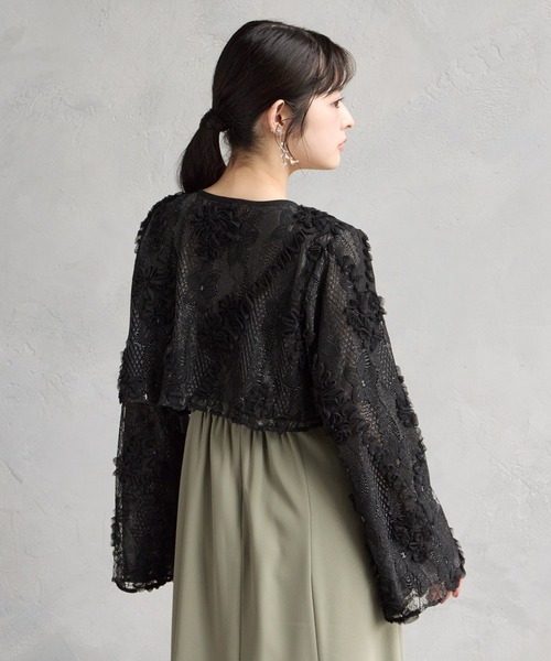 AIMER(エメ)の「2WAYラメレース×シフォンフラワー刺繍ロングスリーブボレロ(カーディガン/ボレロ・レディース・ブラック/ベージュ・MEDIUM)」の8枚目の写真