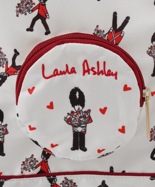 LAURA ASHLEY(ローラアシュレイ)の「【撥水加工/持ち手2WAY/ボールチェーン付き】パッカブル トートバッグ ヴィンテージソルジャー柄(トートバッグ・レディース・ホワイト系1/ブルー系・00)」の16枚目の写真