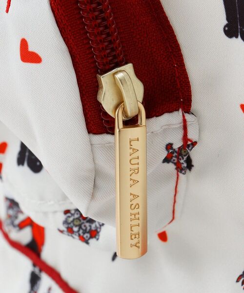 LAURA ASHLEY(ローラアシュレイ)の「【撥水加工/持ち手2WAY/ボールチェーン付き】パッカブル トートバッグ ヴィンテージソルジャー柄(トートバッグ・レディース・ホワイト系1/ブルー系・00)」の17枚目の写真