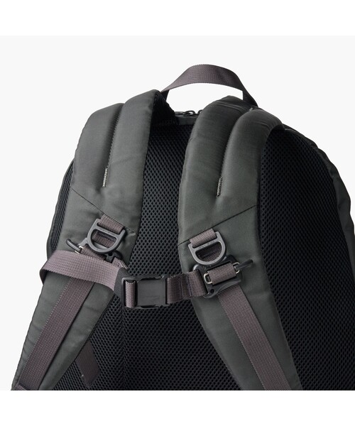BRIEFING（ブリーフィング）の「MFC WIDE DAY PACK CAMO（バックパック/リュック・メンズ・チャコール・FREE）」の17枚目の写真