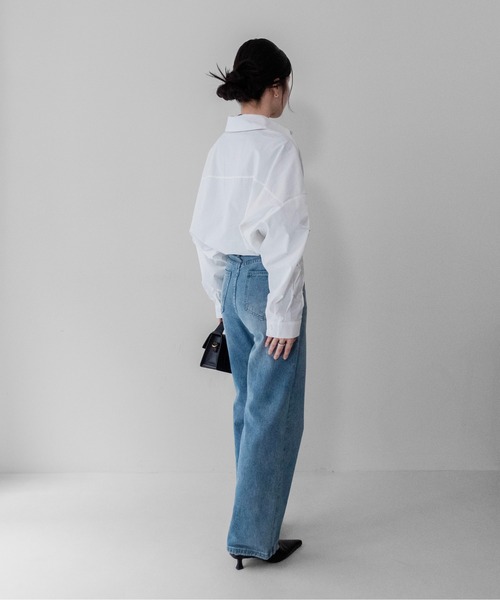 on:nue(オンニュ)の「【on:nue】スタッズポイントタックオーバーサイズシャツ/26-27 AW COLLECTION(シャツ/ブラウス・レディース・ホワイト/ブラック・FREE)」の22枚目の写真