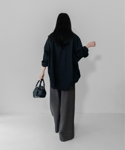 on:nue(オンニュ)の「【on:nue】スタッズポイントタックオーバーサイズシャツ/26-27 AW COLLECTION(シャツ/ブラウス・レディース・ホワイト/ブラック・FREE)」の11枚目の写真