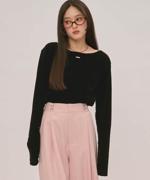 loin nuit(ロワンニュイ)の「velours long sleeve tops / ベロアロングスリーブトップス(Tシャツ/カットソー・レディース・アイボリー/ブルーグレー/ピンク/カーキ/ブラック・FREE)」の1枚目の写真
