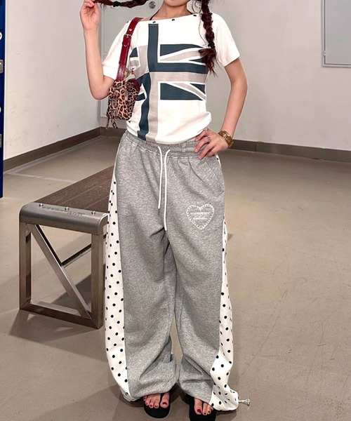 SHEENA(シーナ)の「【裾ドローコード付き】ハート刺繍ロゴドット切替スウェットワイドパンツ(スウェットパンツ・レディース・グレー・M)」の5枚目の写真