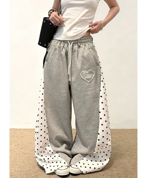 SHEENA(シーナ)の「【裾ドローコード付き】ハート刺繍ロゴドット切替スウェットワイドパンツ(スウェットパンツ・レディース・グレー・M)」の15枚目の写真