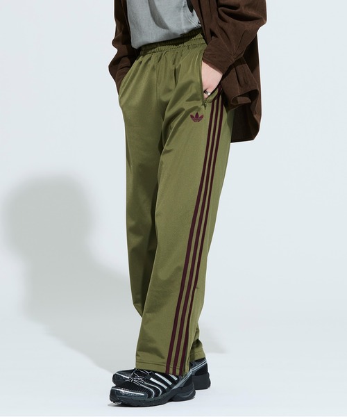 adidas(アディダス)の「ファイヤーバードトラックパンツ / アディダスオリジナルス adidas Originals(スウェットパンツ・メンズ・カーキ・XX-LARGE/3XL/LARGE/MEDIUM/SMALL/X-LARGE/X-SMALL)」の1枚目の写真