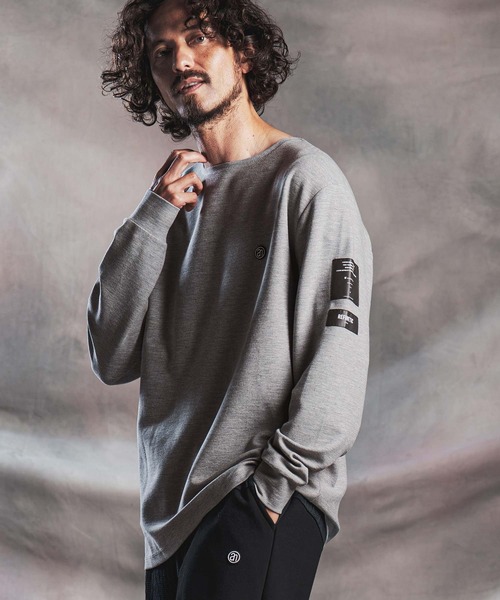 ANGENEHM（アンゲネーム）の「mlt5801-Smooth Jersey Narrow Boat-Neck Long Sleeve T-shirt ロングスリーブTシャツ(AG07-001acg)（Tシャツ/カットソー・メンズ・オフホワイト/ミント/ブラック/ミックスグレー/ワイン・S/M/L）」の3枚目の写真