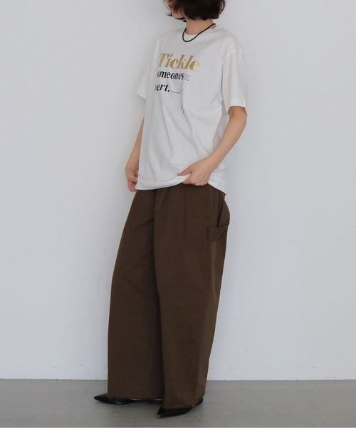 HER CLOSET(ハークローゼット)の「【HER CLOSET】 箔ロゴプリントTシャツ FOIL LOGO PRINT T-SHIRT(Tシャツ/カットソー・レディース・オフホワイト/ブラック・L/M/S)」の4枚目の写真