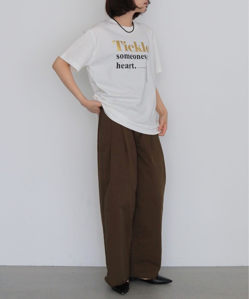 HER CLOSET(ハークローゼット)の「【HER CLOSET】 箔ロゴプリントTシャツ FOIL LOGO PRINT T-SHIRT(Tシャツ/カットソー・レディース・オフホワイト/ブラック・L/M/S)」の6枚目の写真