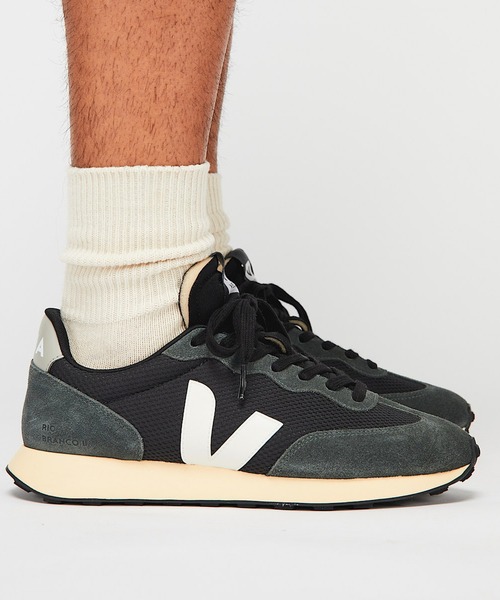 VEJA(ヴェジャ)の「VEJA Rio Branco II スニーカー(スニーカー・レディース・ブラック×ホワイト・43/28cm/36/22/37/23/38/24/39/25/40/25.5cm/41/26.5cm/42/27cm)」の2枚目の写真