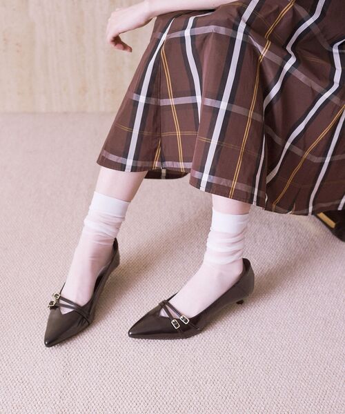 YECCA VECCA(イェッカヴェッカ)の「ポインテッドストラップパンプス(パンプス・レディース・ブラック/シルバー系その他/レオパード・22.5cm/23.5cm/24.5cm)」の1枚目の写真