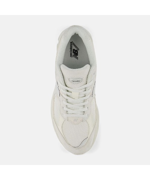 NEW BALANCE（ニューバランス）の「New Balance 2002R（ニューバランス 2002R）（スニーカー・メンズ・ブラック系/グレー系/Off White・24cm/24.5cm/23cm/23.5cm/27cm/27.5cm/25cm/25.5cm/26cm/26.5cm/28cm/28.5cm/29cm）」の5枚目の写真
