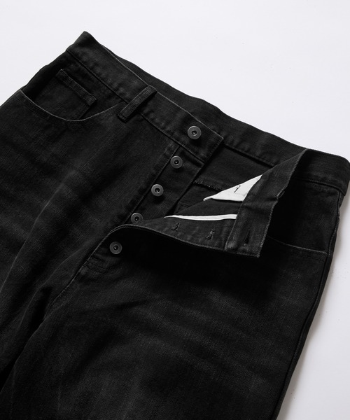 EVOLVERA(エボルヴェラー)の「Vintage Button-Fry Semi-Flare Denim Pants / ヴィンテージ ボタンフライ セミフレアデニムパンツ(デニムパンツ・メンズ・ブルー/ブラック・M/L)」の16枚目の写真