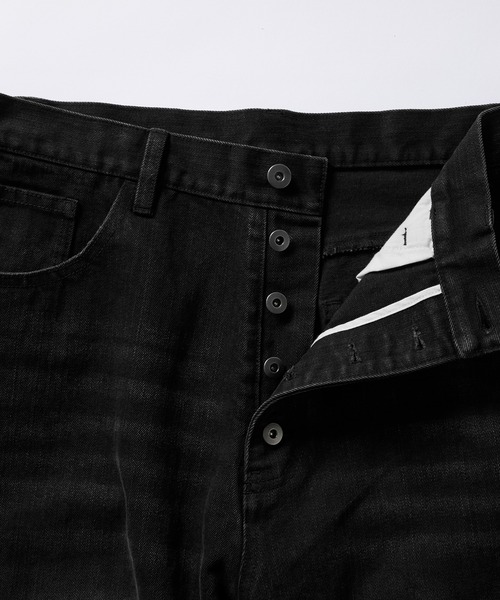 EVOLVERA(エボルヴェラー)の「Vintage Button-Fry Semi-Flare Denim Pants / ヴィンテージ ボタンフライ セミフレアデニムパンツ(デニムパンツ・メンズ・ブルー/ブラック・M/L)」の17枚目の写真