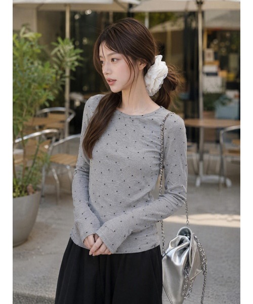 Sew loop(ソーループ)の「ドット柄長袖カットソーTシャツ・ラウンドネック(Tシャツ/カットソー・レディース・ブラック/グレー・FREE)」の9枚目の写真