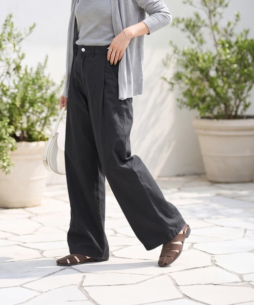 STYLE DELI（スタイルデリ）の「こなれた洗い加工タック入りコットンパンツ（その他パンツ・レディース・ブラック/ブラウン・FREE）」の2枚目の写真