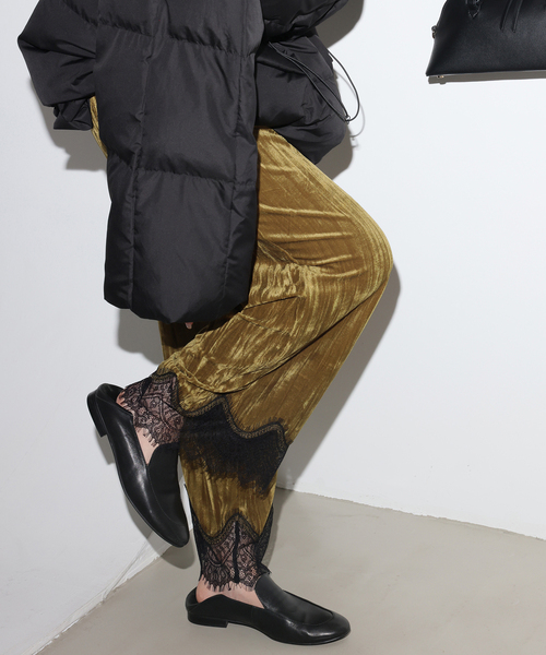 SLOBE IENA(スローブイエナ)の「ベロアヘムレースパンツ(その他パンツ・レディース・カーキ/ネイビー・36/38)」の1枚目の写真