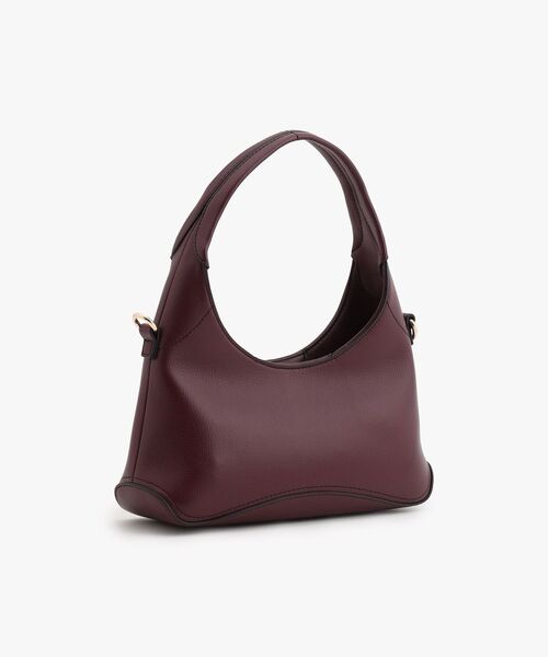 TOMMY HILFIGER(トミーヒルフィガー)の「THモノグラムプレート付き クロスボディホーボーバッグ(ショルダーバッグ・レディース・ワイン系2/ブラック・FREE)」の5枚目の写真