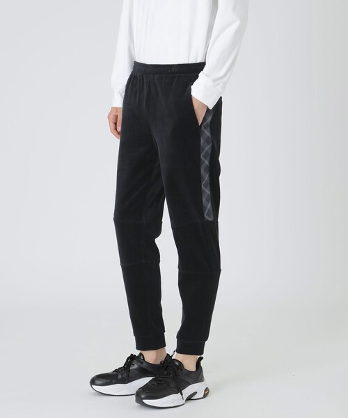 BLACK LABEL CRESTBRIDGE(ブラックレーベル・クレストブリッジ)の「【BLACK lab.】ベロアジャージートラックパンツ(その他パンツ・メンズ・ダークブラウン/ブラック・S/L/XL/M)」の1枚目の写真