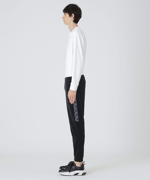 BLACK LABEL CRESTBRIDGE(ブラックレーベル・クレストブリッジ)の「【BLACK lab.】ベロアジャージートラックパンツ(その他パンツ・メンズ・ダークブラウン/ブラック・S/L/XL/M)」の4枚目の写真