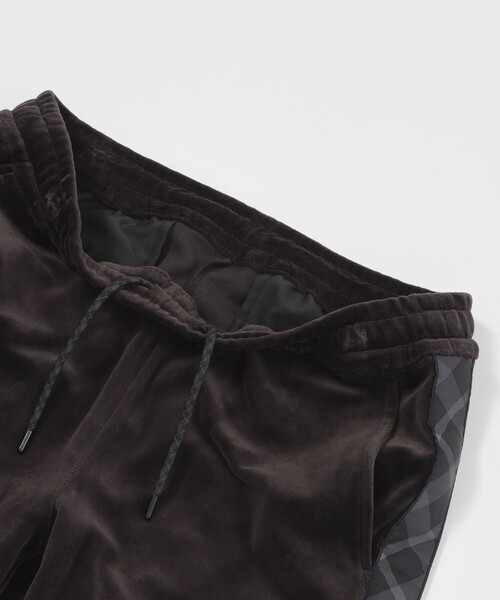 BLACK LABEL CRESTBRIDGE(ブラックレーベル・クレストブリッジ)の「【BLACK lab.】ベロアジャージートラックパンツ(その他パンツ・メンズ・ダークブラウン/ブラック・S/L/XL/M)」の19枚目の写真