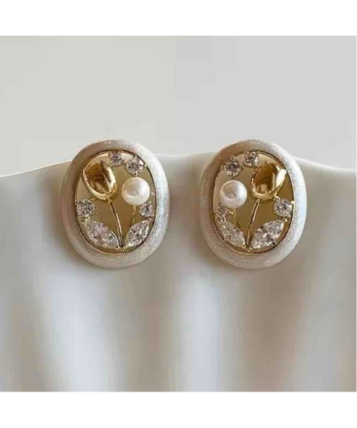 tone(トーン)の「【88eighty-eight】キラキラビジューアンティークチューリップピアス【import】(MA)(ピアス(両耳用)・レディース・ゴールド・FREE)」の4枚目の写真