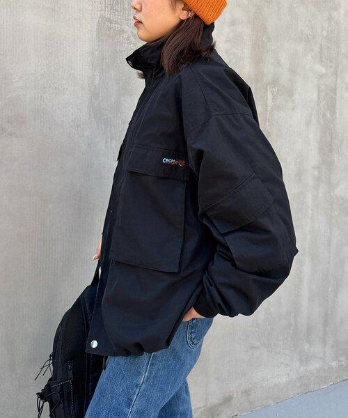 CPCM(シーピーシーエム)の「ボリュームショートマンパ(マウンテンパーカー・メンズ・ブラック/オレンジ・MEDIUM/LARGE)」の9枚目の写真