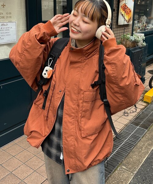 CPCM(シーピーシーエム)の「ボリュームショートマンパ(マウンテンパーカー・メンズ・ブラック/オレンジ・MEDIUM/LARGE)」の20枚目の写真