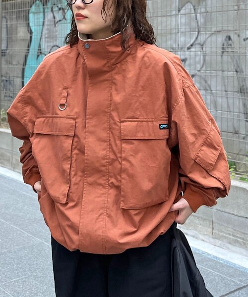 CPCM(シーピーシーエム)の「ボリュームショートマンパ(マウンテンパーカー・メンズ・ブラック/オレンジ・MEDIUM/LARGE)」の16枚目の写真
