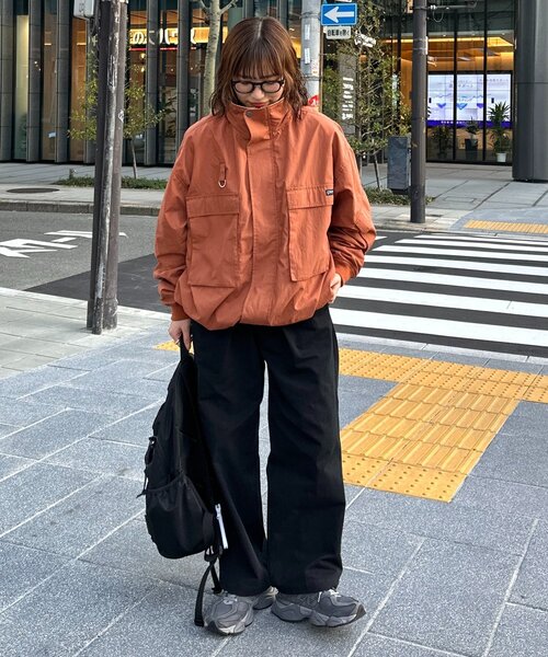 CPCM(シーピーシーエム)の「ボリュームショートマンパ(マウンテンパーカー・メンズ・ブラック/オレンジ・MEDIUM/LARGE)」の10枚目の写真