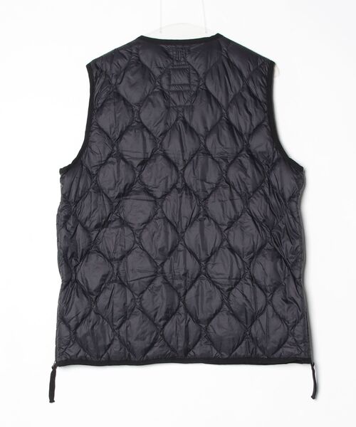 TAION（タイオン）の「TAION / タイオン：MILITARY V NECK W-ZIP DOWN VEST(SOFT SHELL)：TAION-001ALSZML-1[AST]（ダウンベスト・メンズ・ブラック・L）」の2枚目の写真