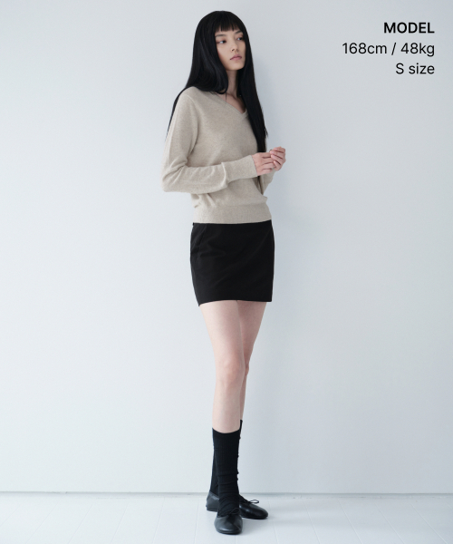 MUSINSA STANDARD WOMAN（ムシンサスタンダードウーマン）の「[プラス] ウィメンズカシミヤ100 Vネックニット [オートミール]（ニット/セーター・レディース・その他・LARGE/MEDIUM/SMALL）」の2枚目の写真