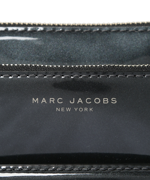 MARC JACOBS(マークジェイコブス)の「MADISON/マディソン パテント クロスボディ(ショルダーバッグ・レディース・シルバー系その他/パープル系その他・ONE SIZE)」の6枚目の写真