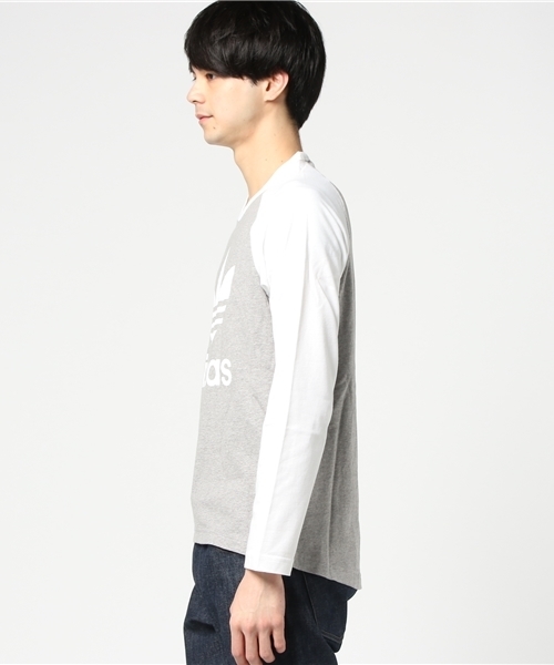 adidas（アディダス）の「【adicolor】 Tシャツ [TREFOIL LONG SLEEVE TEE]（Tシャツ/カットソー・メンズ・ホワイト×ブルー/ライトグレー/ブラック・MEDIUM/SMALL/X-SMALL/LARGE/XX-LARGE/X-LARGE/XXX-LARGE）」の4枚目の写真
