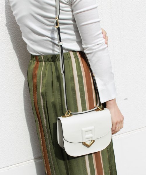 FIGARO Paris（フィガロパリ）の「FLYNNダブルストラップ ショルダーBAG◆（ショルダーバッグ・レディース・アイボリー/カーキ・FREE）」の5枚目の写真