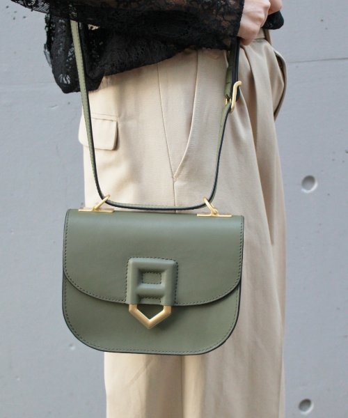 FIGARO Paris（フィガロパリ）の「FLYNNダブルストラップ ショルダーBAG◆（ショルダーバッグ・レディース・アイボリー/カーキ・FREE）」の16枚目の写真