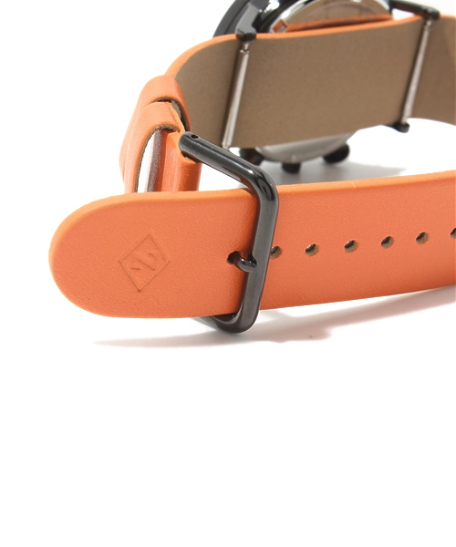 CABANE de ZUCCa（カバンドズッカ）の「TYPE WRITER　【UNISEX】（アナログ腕時計・メンズ・グリーン/オレンジ/ブラック×ゴールド/ブラウン・FREE）」の8枚目の写真