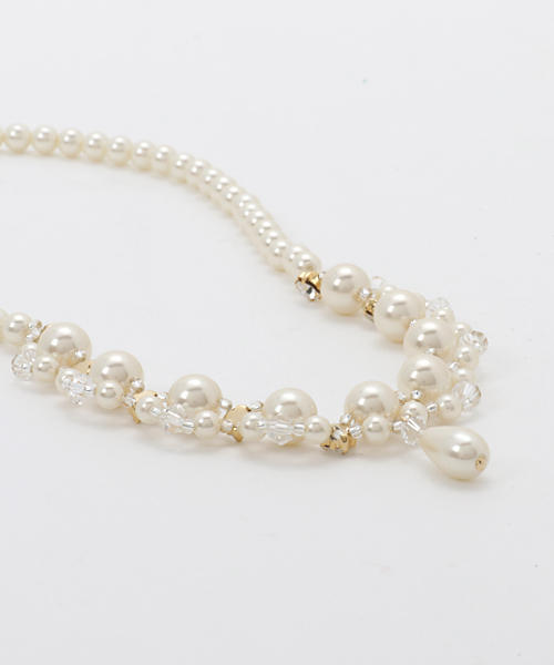 Cupid Heart(キューピッドハート)の「【Cupid Heart】結婚式アクセサリー 涙パール×ビジューネックレス(ネックレス・レディース・ベージュ・MEDIUM)」の3枚目の写真