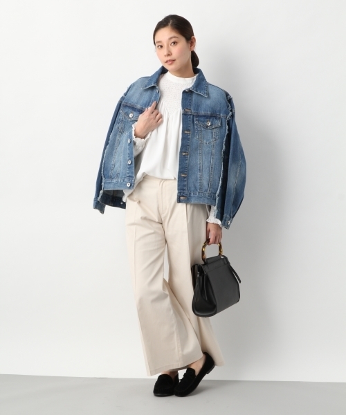 LEPSIM(レプシィム)の「スモッキングフェミニンブラウス 776268(シャツ/ブラウス・レディース・オフホワイト/ブルー/グレイッシュベージュ・FREE)」の7枚目の写真