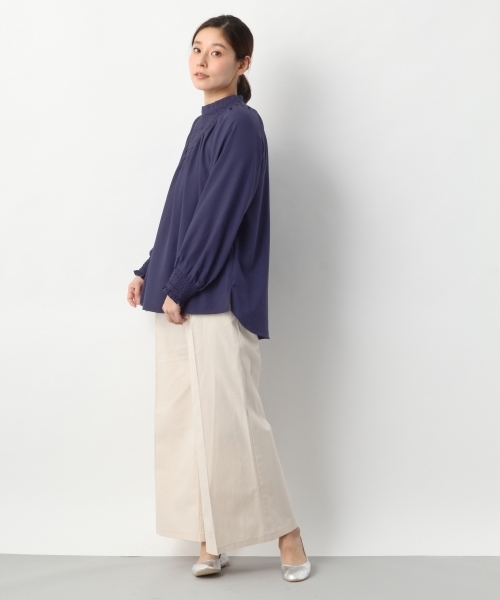 LEPSIM(レプシィム)の「スモッキングフェミニンブラウス 776268(シャツ/ブラウス・レディース・オフホワイト/ブルー/グレイッシュベージュ・FREE)」の16枚目の写真