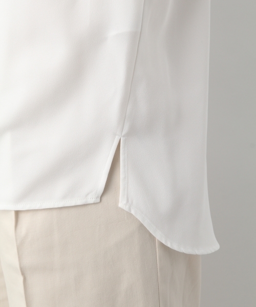 LEPSIM(レプシィム)の「スモッキングフェミニンブラウス 776268(シャツ/ブラウス・レディース・オフホワイト/ブルー/グレイッシュベージュ・FREE)」の17枚目の写真