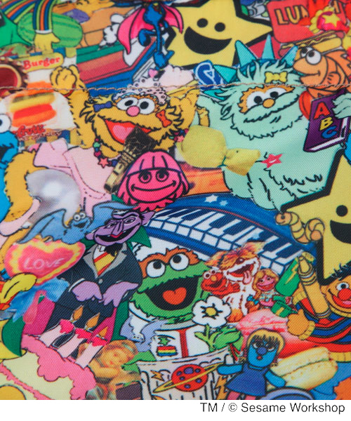 X-girl Stages（エックスガールステージス）の「“SESAME STREET” 2-WAY DUFFLE BAG by Kim Songhe（ショルダーバッグ・キッズ・マルチ・ONE SIZE）」の5枚目の写真